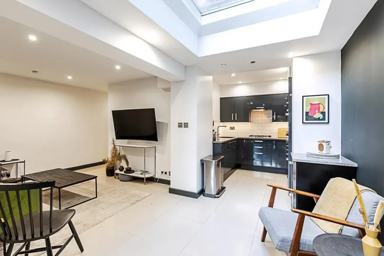 Stylish Shepherd's Bush Flat With Patio