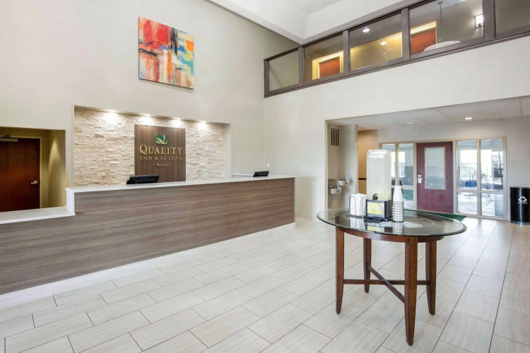 Quality Inn and Suites Arnold - St Louis