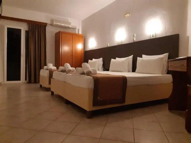 Standard Triple room with balcony