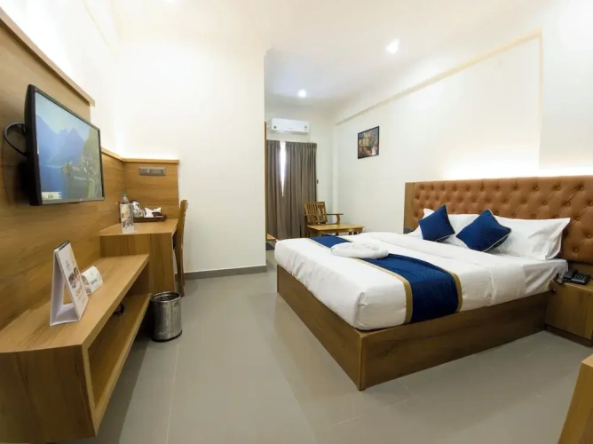 Standard Double room with city view
