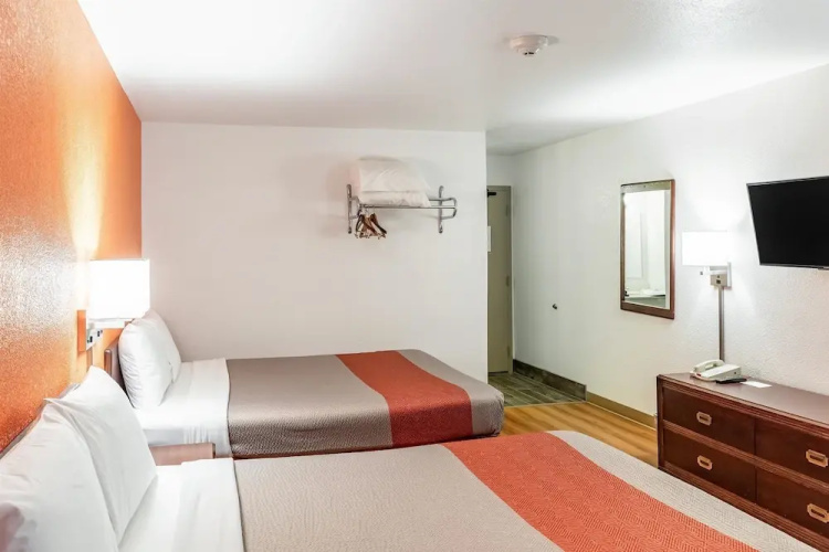 Executive Lodge
