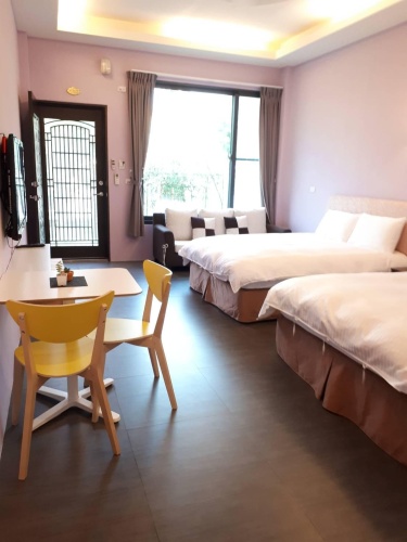 Standard Triple room
