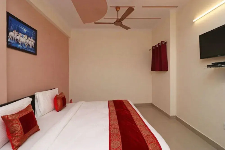 OYO 10032 Dwarka