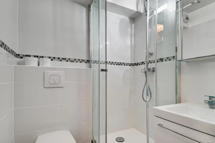 Budget Apart with Parking (Adults Only)