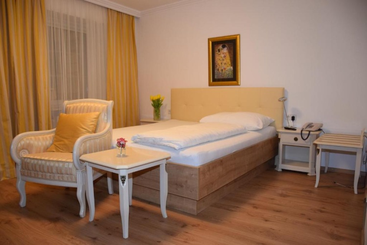 Standard Double room with view