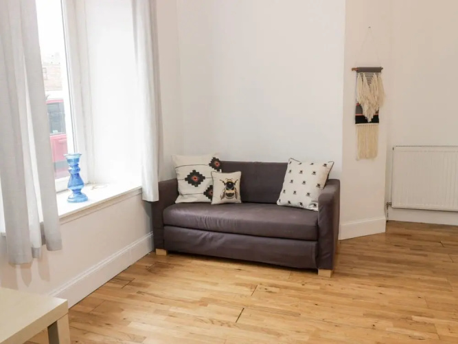 Charming 5-bed Apartment in Edinburgh