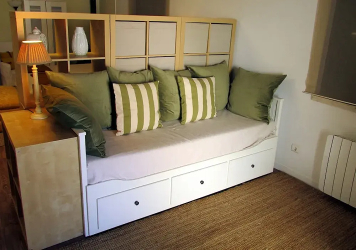 Stunning Studio in Parede, Cascais - up to 4 pax