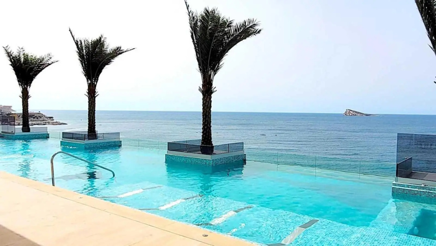 Luxury apartment2 with infinity swimming pool