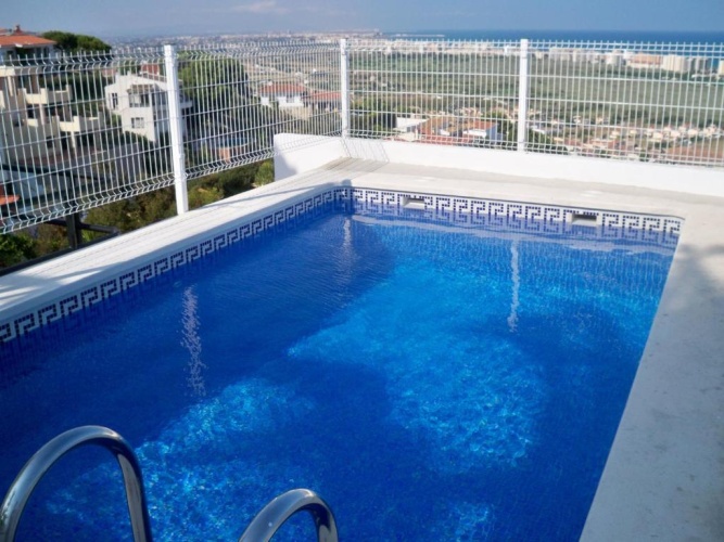 1 Bedroom Apartment with sea view