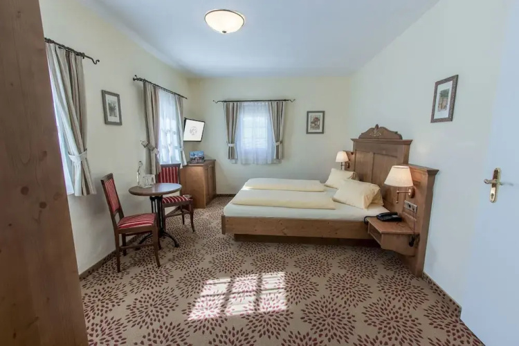 Resl Resort
