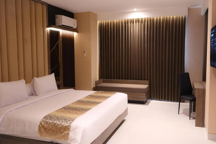 Eno Front One Hotel Semarang