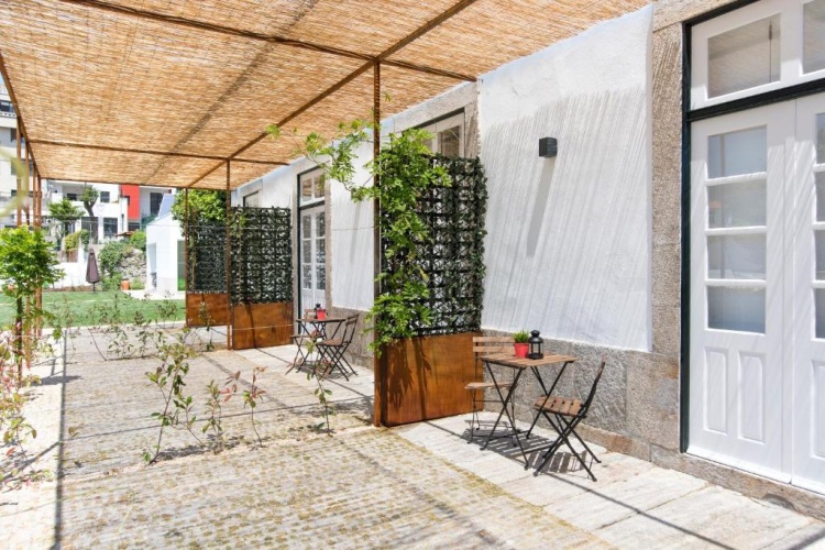 Studio with garden view