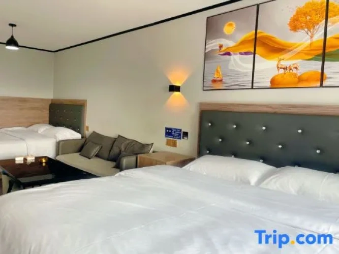 Standard Twin room with view