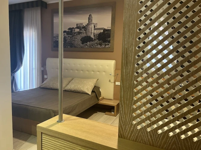 1 Bedroom Comfort Double Basement room