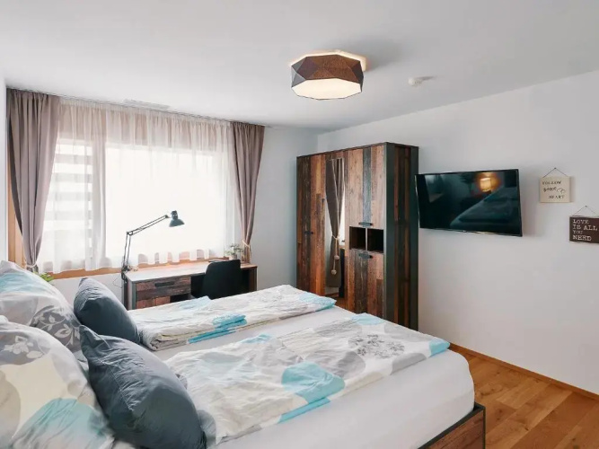 Luxus Neubau 5 min zu Talstation & Caumasee