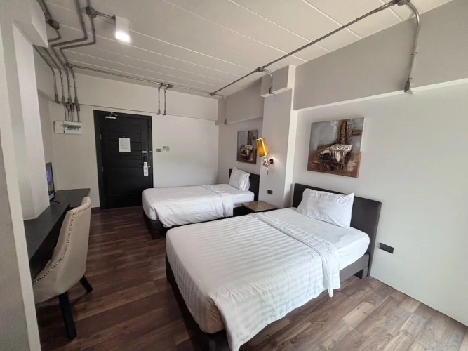 Deluxe Twin room with balcony