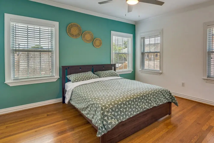Quaint Houston Hideaway - 3 Mi to Downtown!