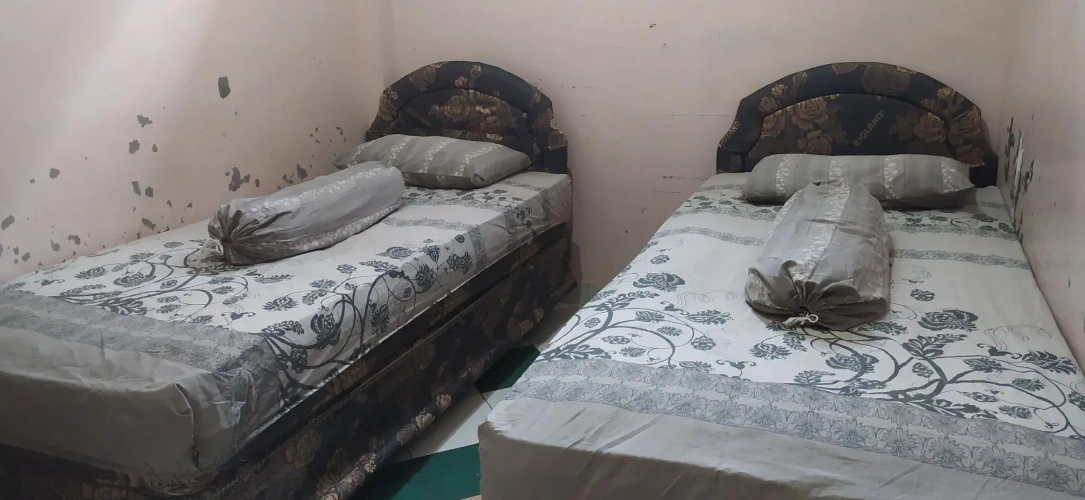 Economy room