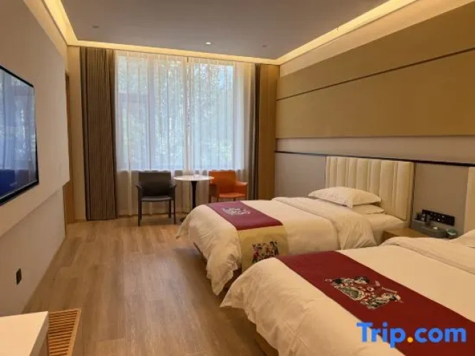 2 Bedrooms Deluxe Family Suite