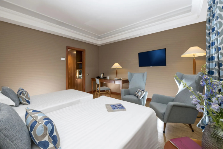 Royal Continental photo 13