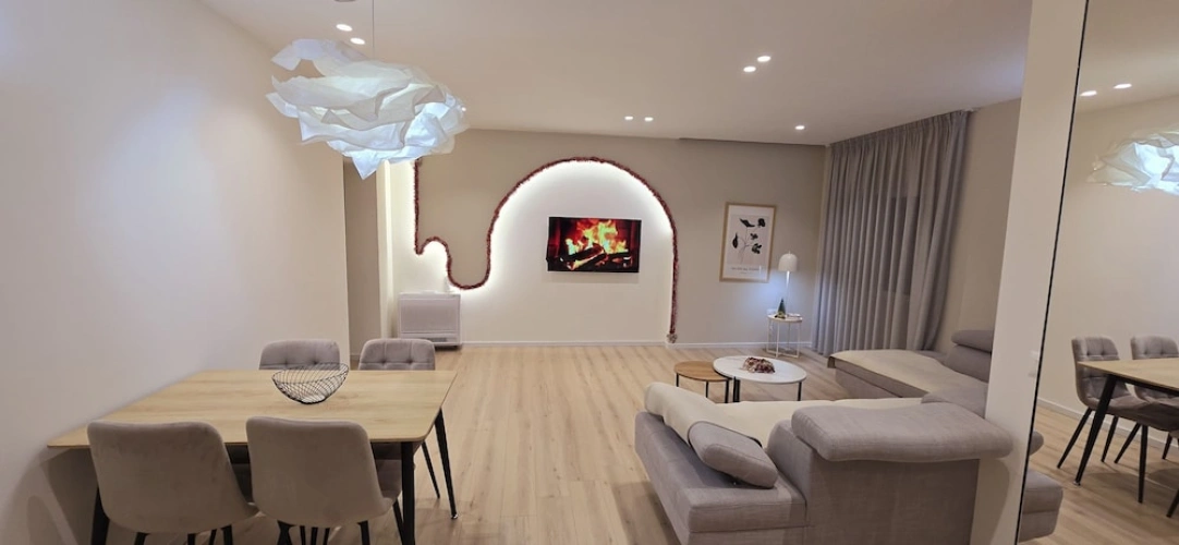 Deluxe Apartment