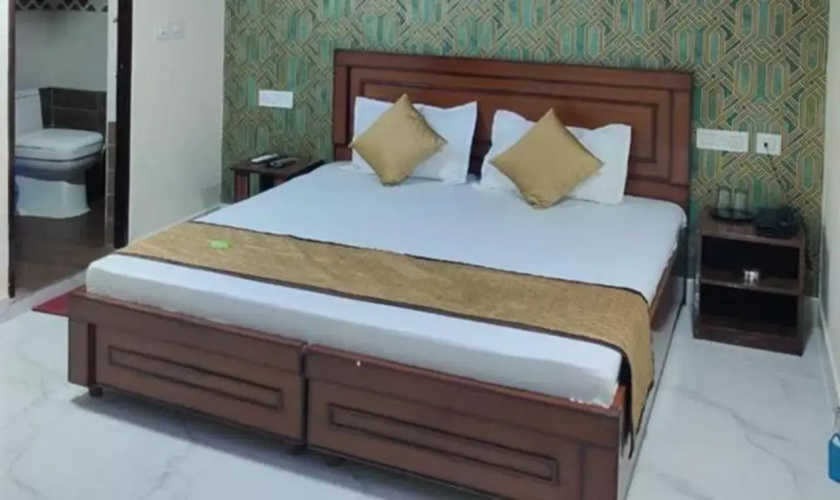 Fabhotel Park View