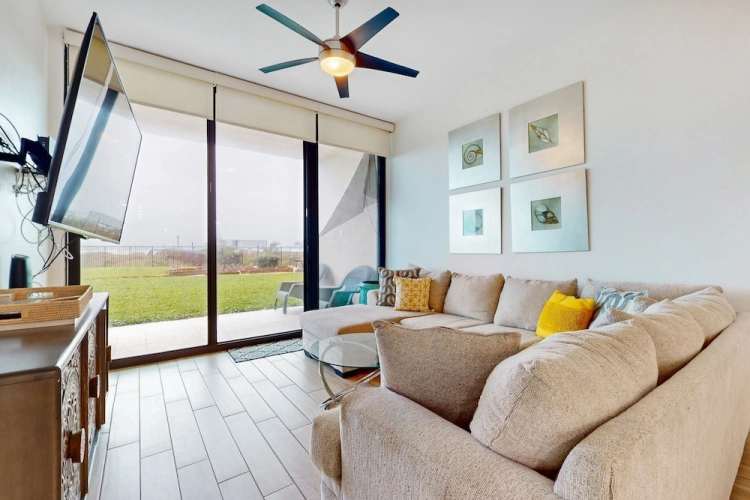 2 Bedrooms Apartment