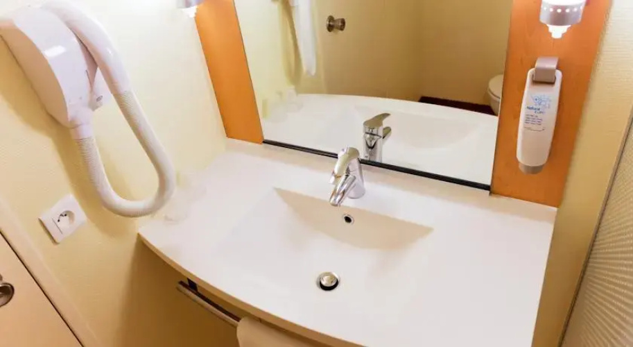 ibis Lyon Bron Eurexpo