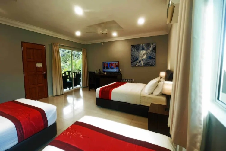 Deluxe Quadruple room with balcony