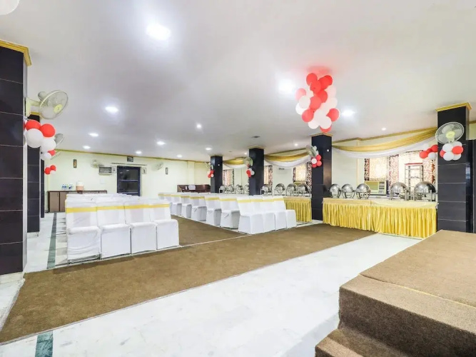 Om Hotel by OYO Rooms