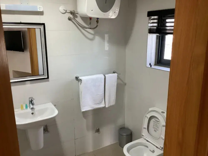 Adis Hotels