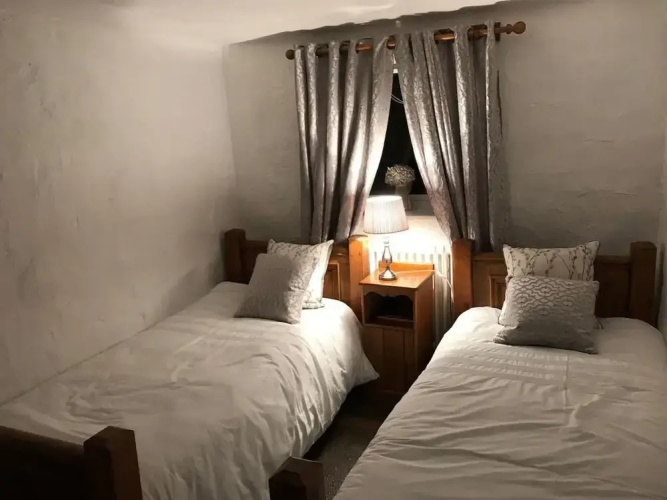 House for 16 Guests 7 Bedroom