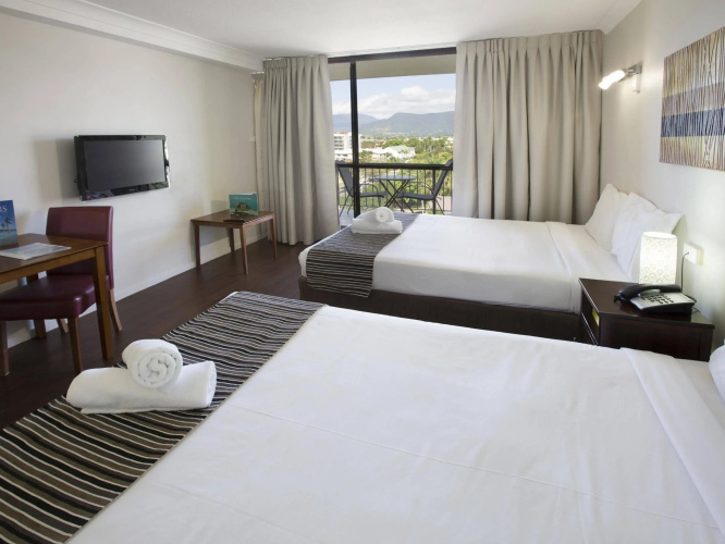 Cairns Plaza Hotel