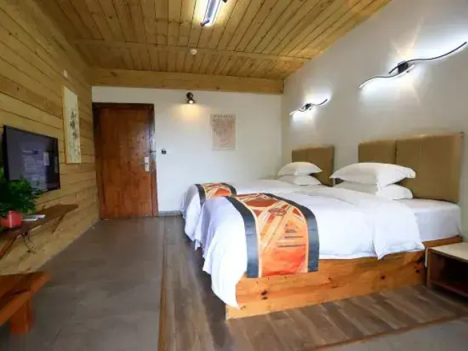 Yunbo Qilu Hostel