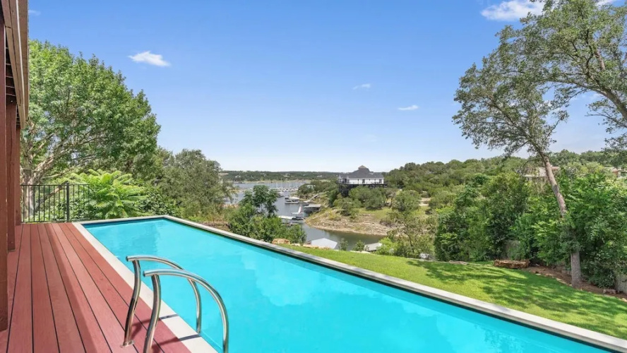 Large 6BR Lakefront Home With Private Pool & Views