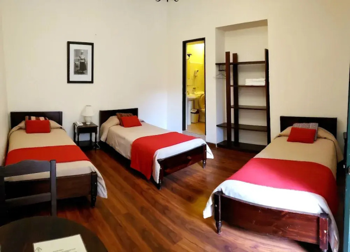 Hostal Naira