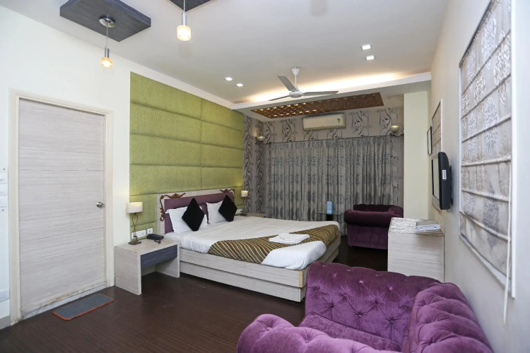 Hotel Rushabh Home