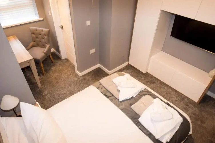 1 Bedroom Apartment