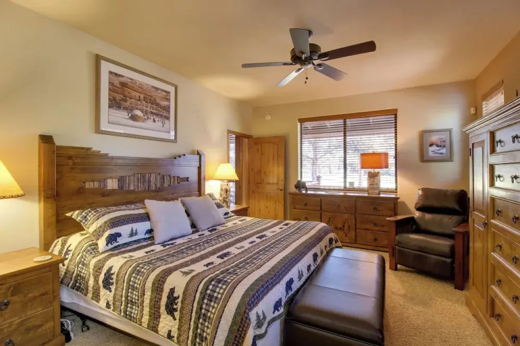 On-site Trails & Deck: Show Low Cabin!
