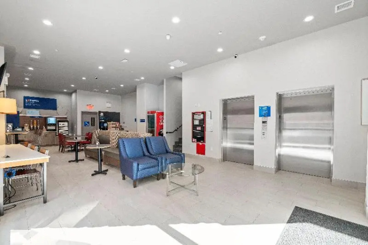 Holiday Inn Express & Suites Bronx - NYC photo 17