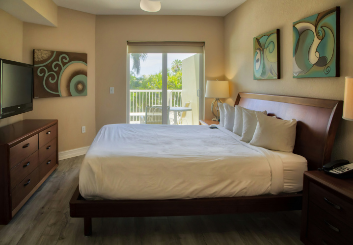 Crystal Palms Beach Resort