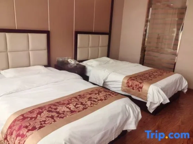 Standard Double room with street view