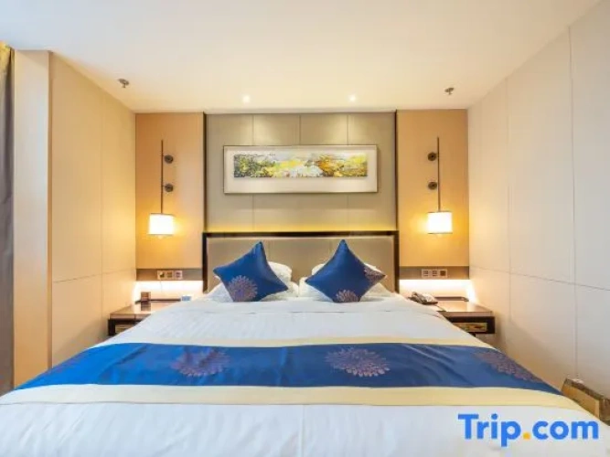 Deluxe Suite with garden view