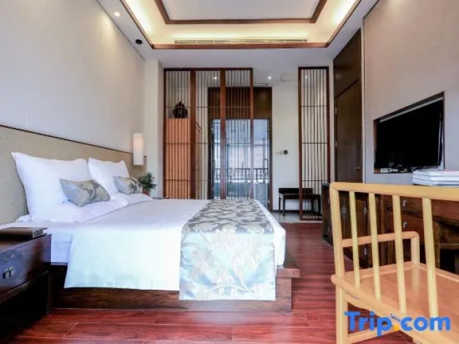 Deluxe Family Suite