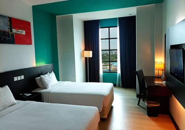 Deluxe Twin room with city view