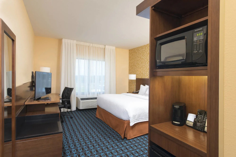 Fairfield Inn & Suites