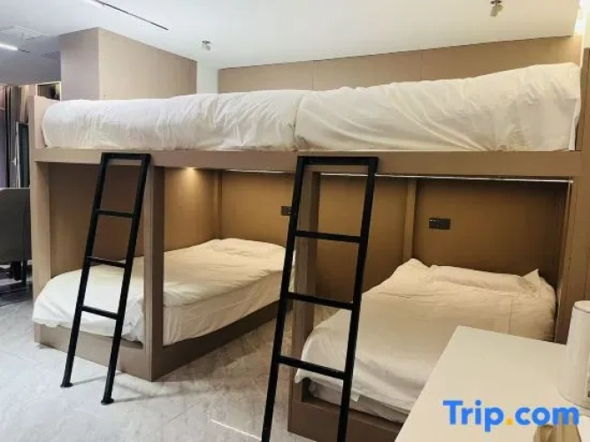 Standard Quintuple room