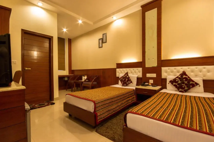 Hotel Aster Inn