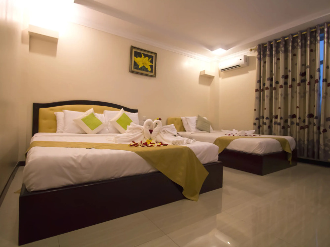 Good Luck Day Hotel