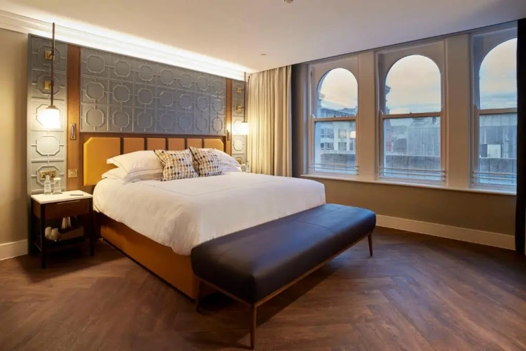 Deluxe Suite